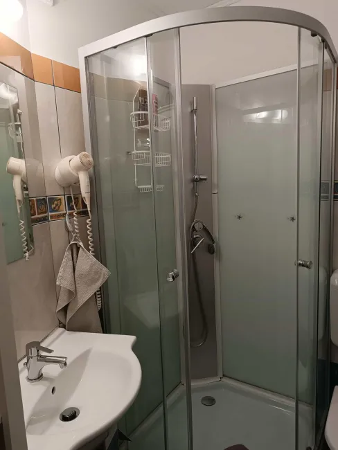 Első emeleti, családi, 5. számú szoba